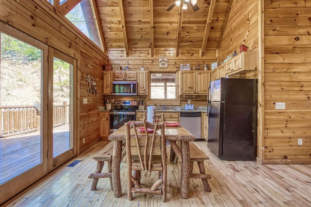 Heavenly Bear, Hot Tub, 1089 Of Free Attraction Tickets For Each Paid Day, Dollywood And More Sevierville Ngoại thất bức ảnh
